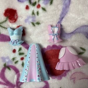Princess and the Pauper mini kingdom plastic outfits (no doll)